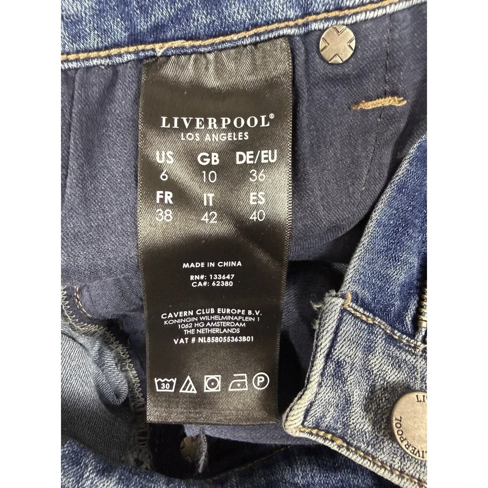 Liverpool Los Angeles Walking Shorts 6/28 Light Wash Denim Jean Cuff Stretch - Picture 5 of 8